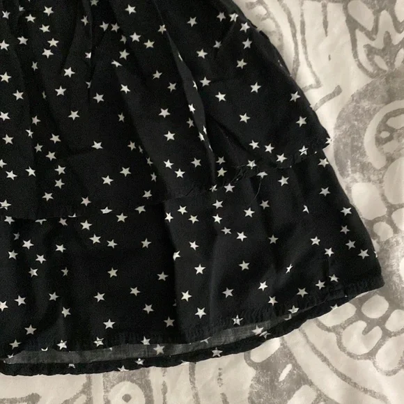 Subdued Ruffle Mini ⭐️ ⭐️ ⭐️ - Picture 3 of 4